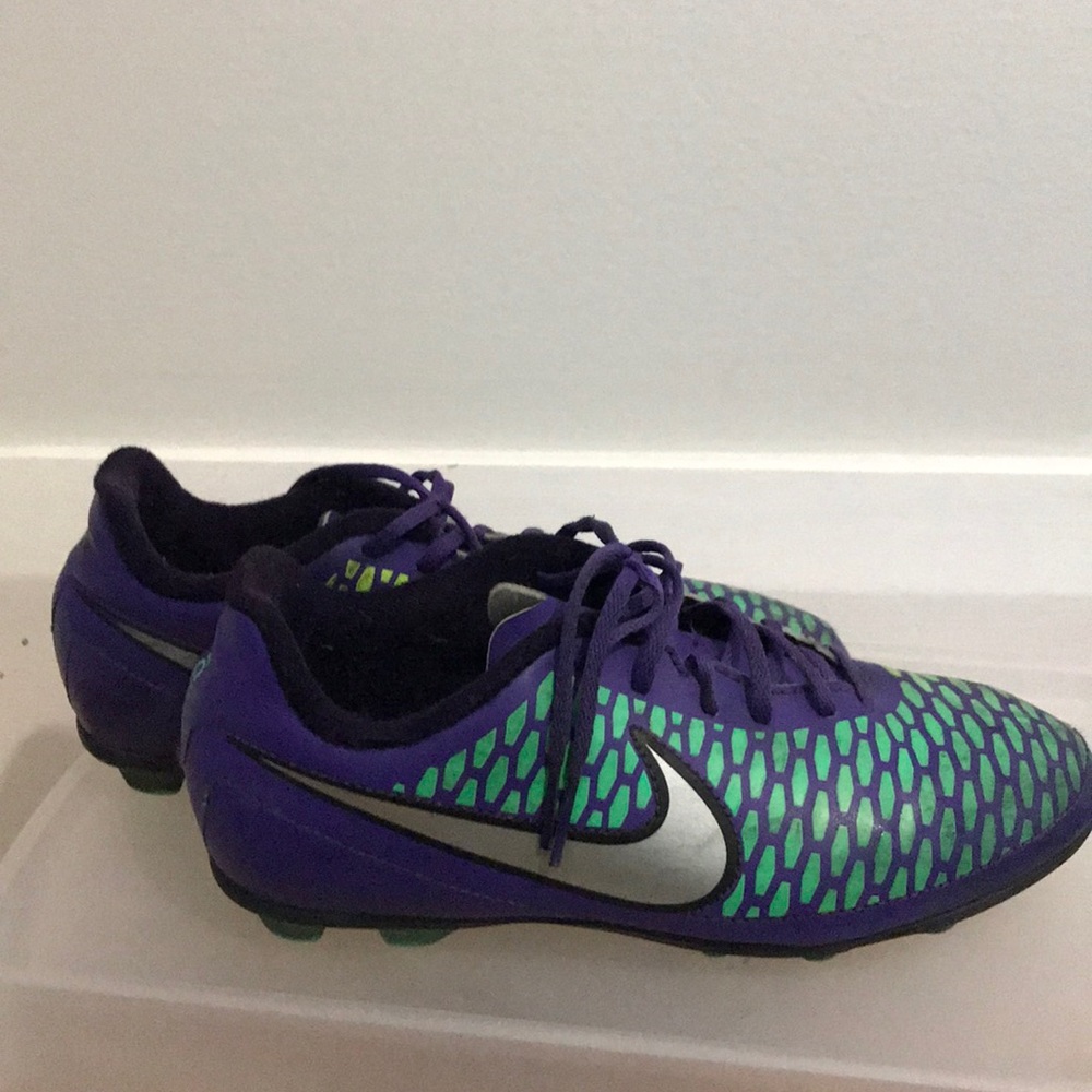 Nike purple soccer cleats (size 3 kids)